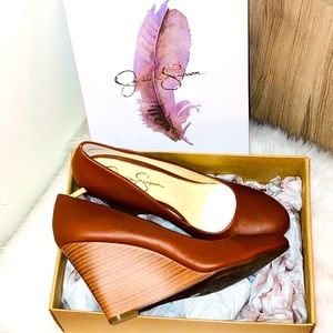 New Jessica Simpson Brown Wedges Almond Grain size 9.5 9 1/5 heels